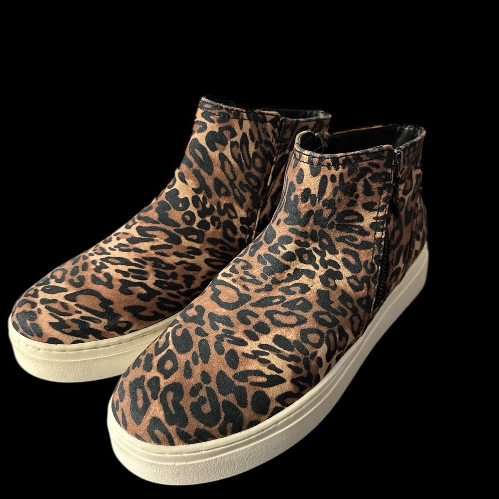 Naturalizer Leopard Print Slip Ons